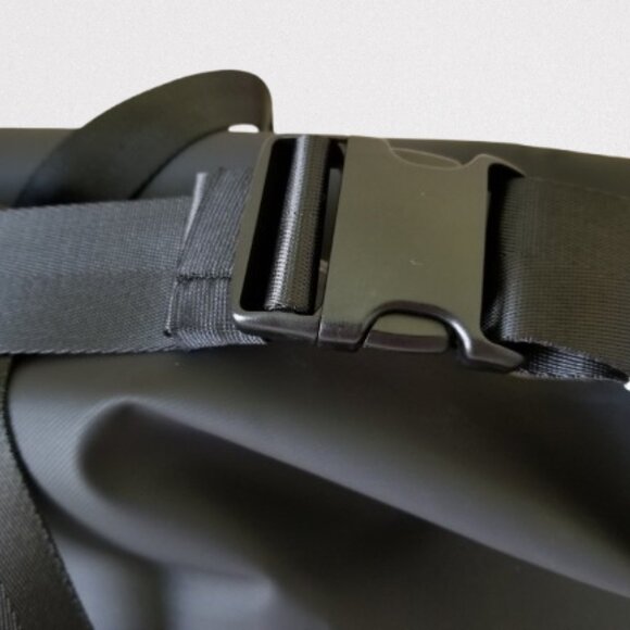 NWT! Haimont 45L Waterproof Convertible Dry Duffel Tote Bag and Backpack - Picture 14 of 15